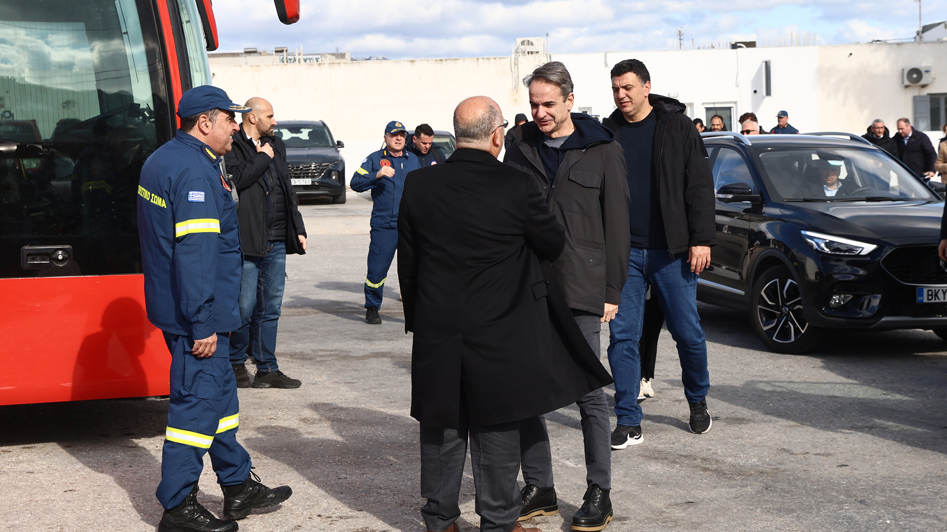 Στη Σαντορίνη ο Κυριάκος Μητσοτάκης – «Συνιστώ ψυχραιμία στους κατοίκους»-5