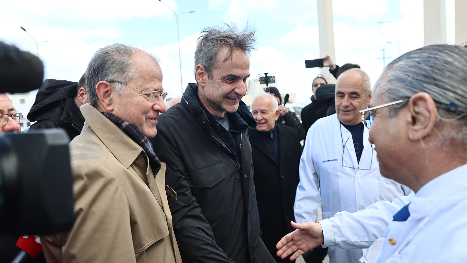 Στη Σαντορίνη ο Κυριάκος Μητσοτάκης – «Συνιστώ ψυχραιμία στους κατοίκους»-3