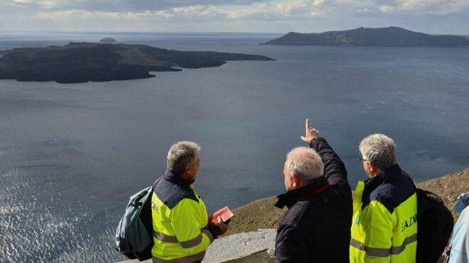 παλιρροιογράφο-εγκατέστησε-σε-ακτή-τ-563463817