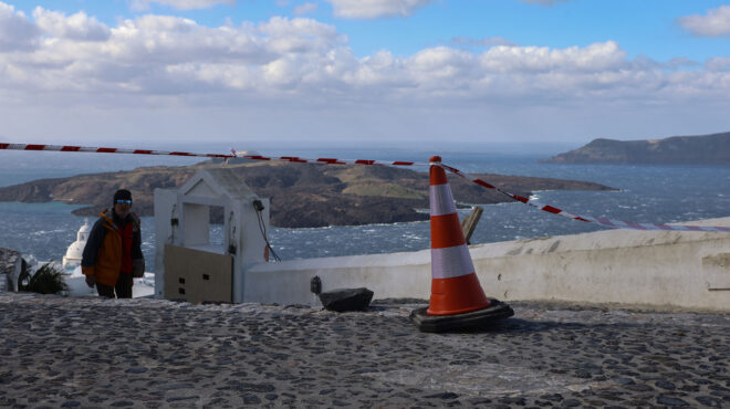 σαντορίνη-μείωση-του-ρυθμού-σεισμικ-563461579