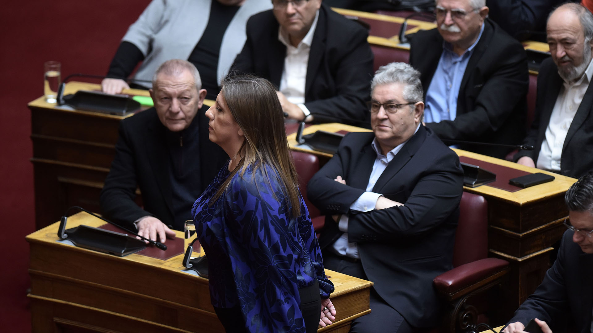 Βουλή: Πηγαδάκια, χαμόγελα και η «έξοδος» της Κωνσταντοπούλου – Στιγμιότυπα από την ψηφοφορία για εκλογή ΠτΔ-4