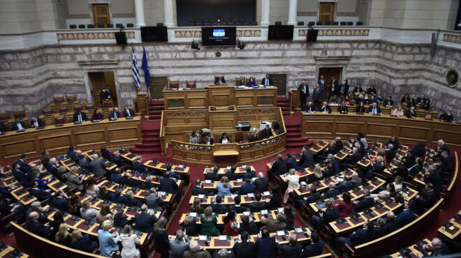 βουλή-πηγαδάκια-χαμόγελα-και-η-έξοδο-563465899