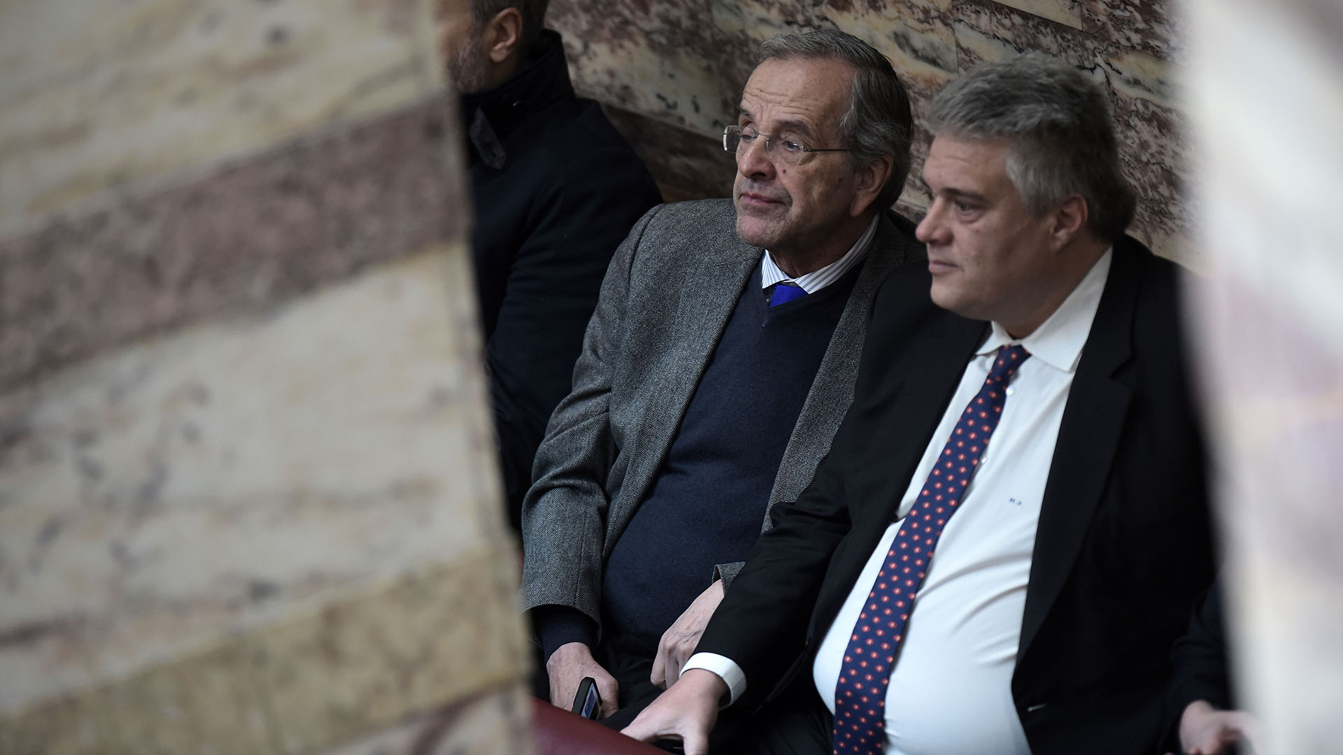 Βουλή: Πηγαδάκια, χαμόγελα και η «έξοδος» της Κωνσταντοπούλου – Στιγμιότυπα από την ψηφοφορία για εκλογή ΠτΔ-7