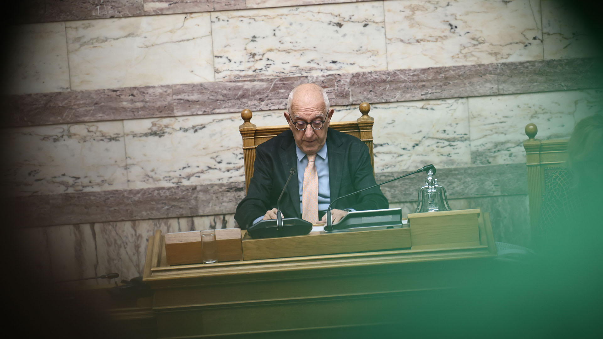 Βουλή: Πηγαδάκια, χαμόγελα και η «έξοδος» της Κωνσταντοπούλου – Στιγμιότυπα από την ψηφοφορία για εκλογή ΠτΔ-1