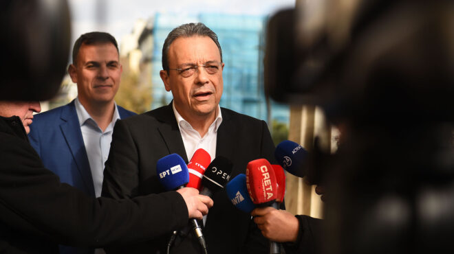 φάμελλος-για-αδειλίνη-να-ξαναδιαβάσ-563478388