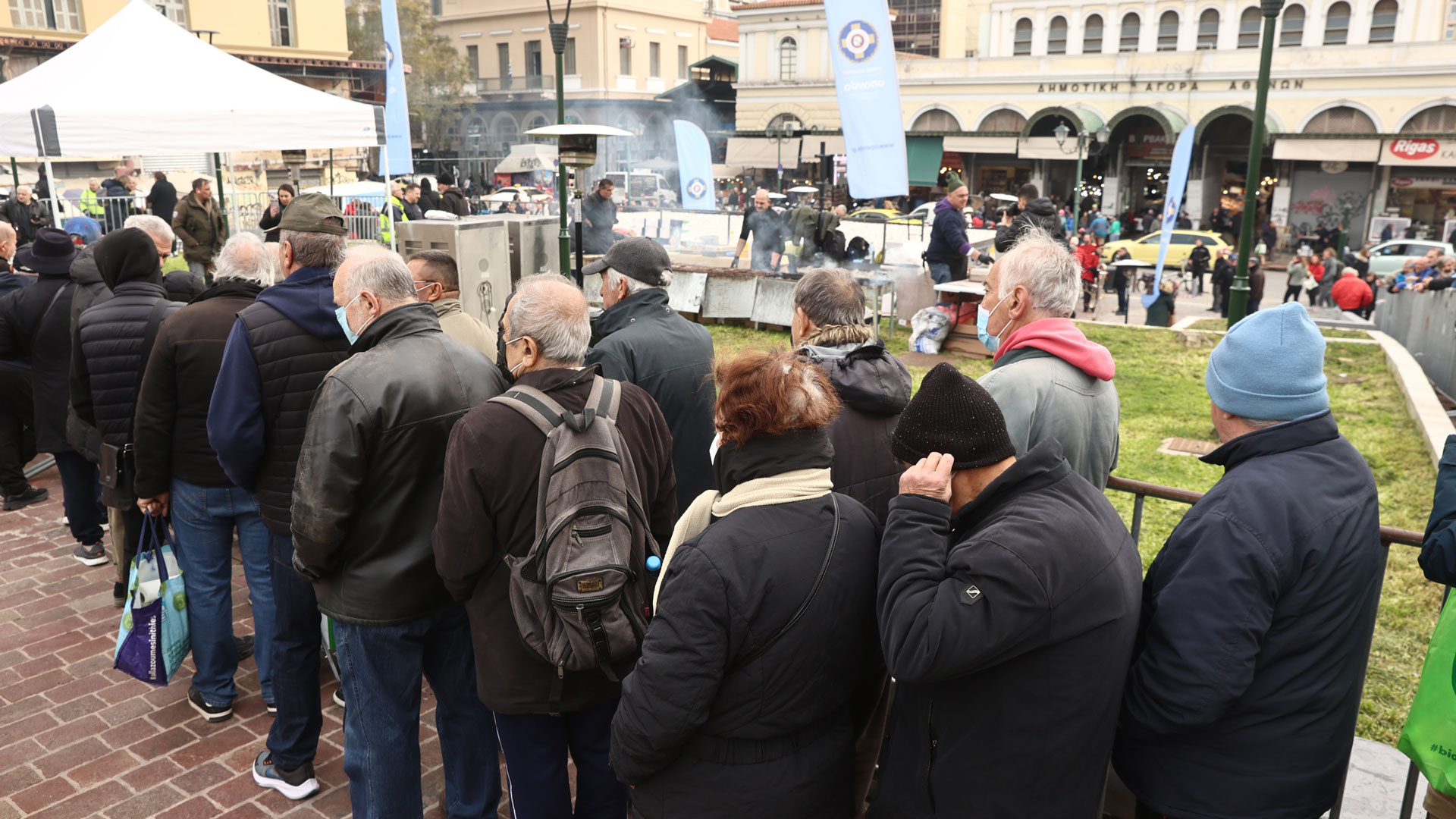Τσικνοπέμπτη με μουσική, χορό και (πολλά) σουβλάκια από τη Θεσσαλονίκη μέχρι την Πάτρα-4