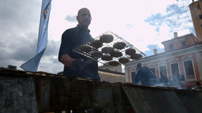 τσικνοπέμπτη-με-μουσική-χορό-και-πολλ-563478748