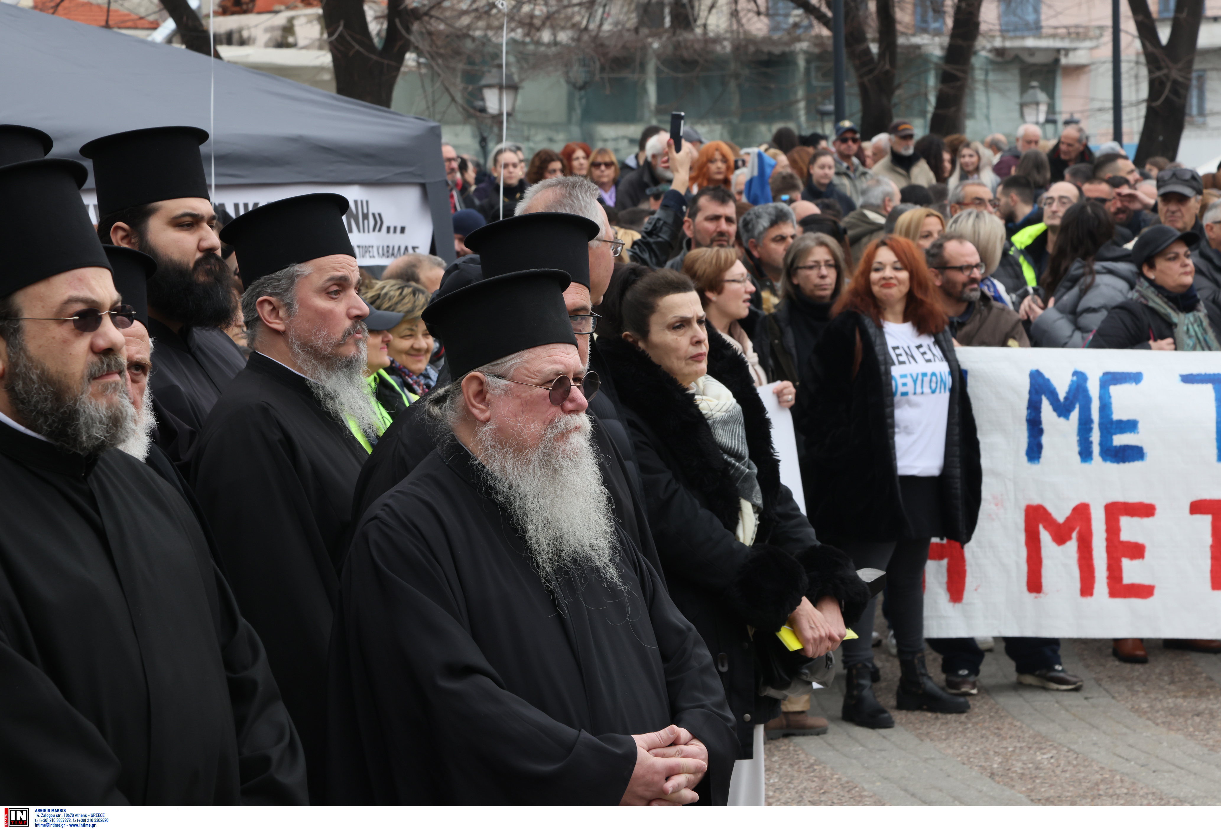 Καβάλα: Χιλιάδες άνθρωποι στην κεντρική πλατεία για τα Τέμπη-3