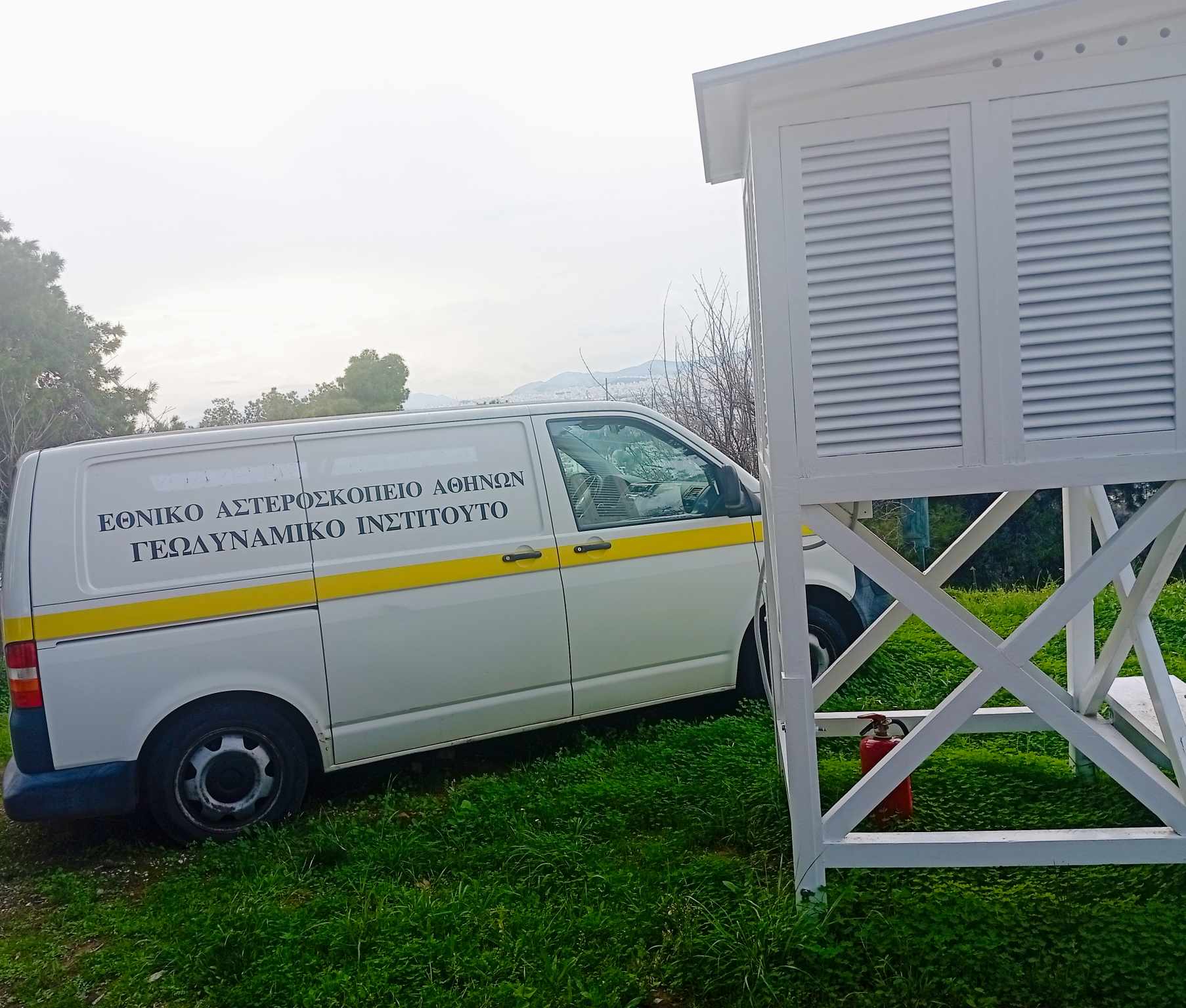 «Περιμένοντας εναγωνίως τις μετρήσεις» – Η «Κ» στο στρατηγείο του Γεωδυναμικού Ινστιτούτου-4