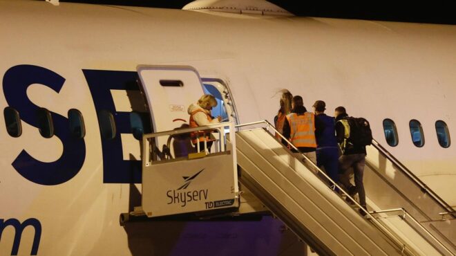 τα-τσάρτερ-της-επιστροφής-μεταναστών-563474530