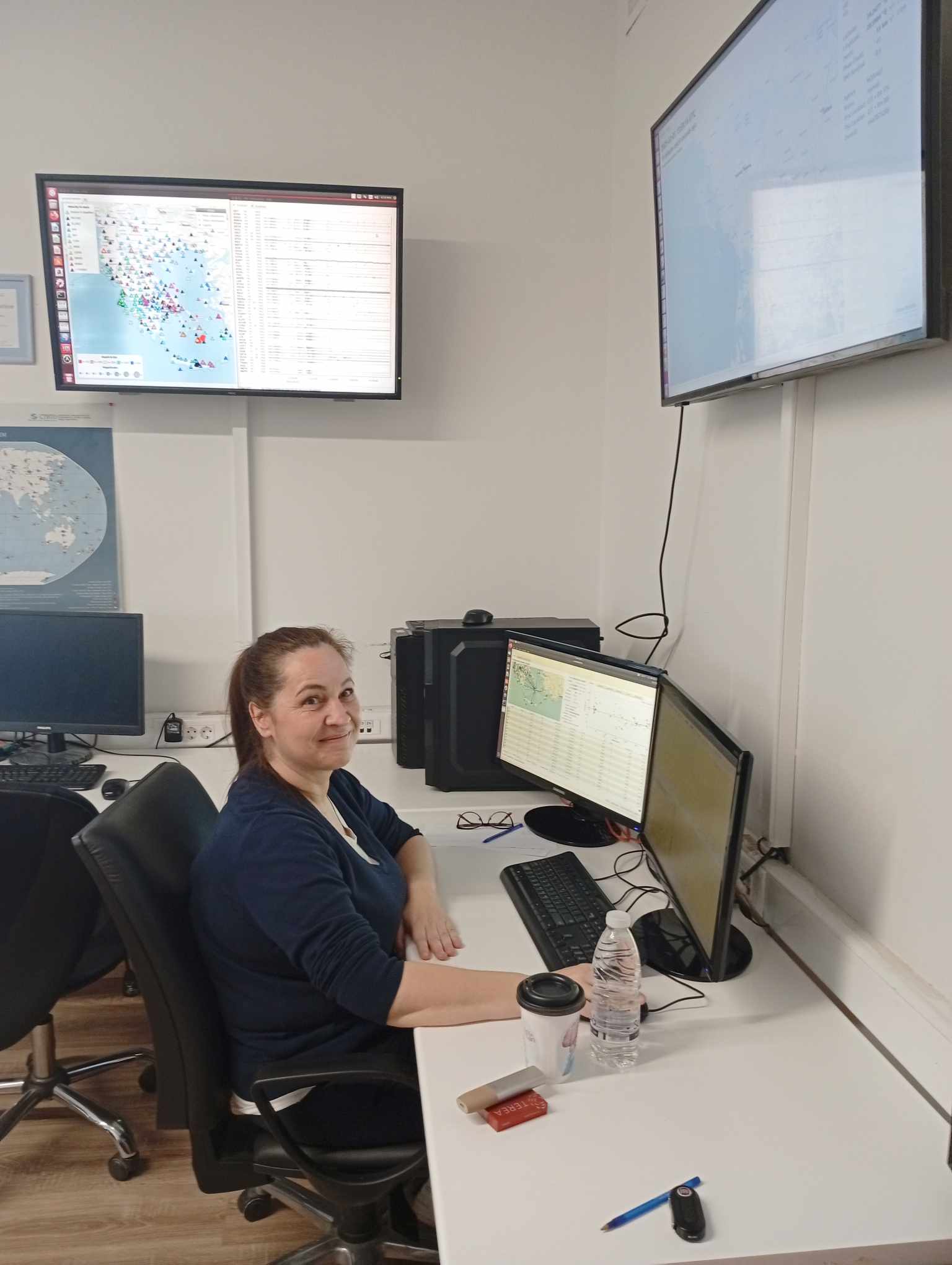 «Περιμένοντας εναγωνίως τις μετρήσεις» – Η «Κ» στο στρατηγείο του Γεωδυναμικού Ινστιτούτου-5