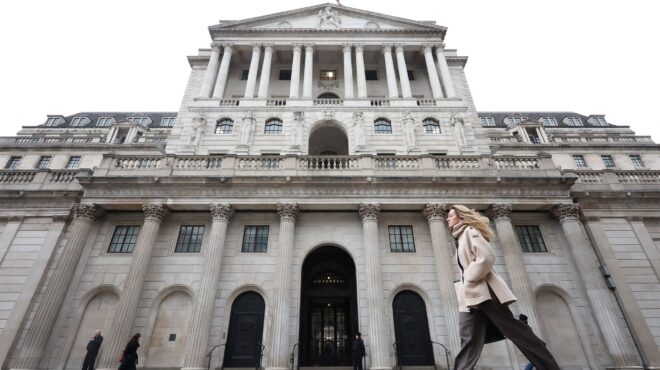 νέα-μείωση-επιτοκίων-από-την-τράπεζα-τ-563457616