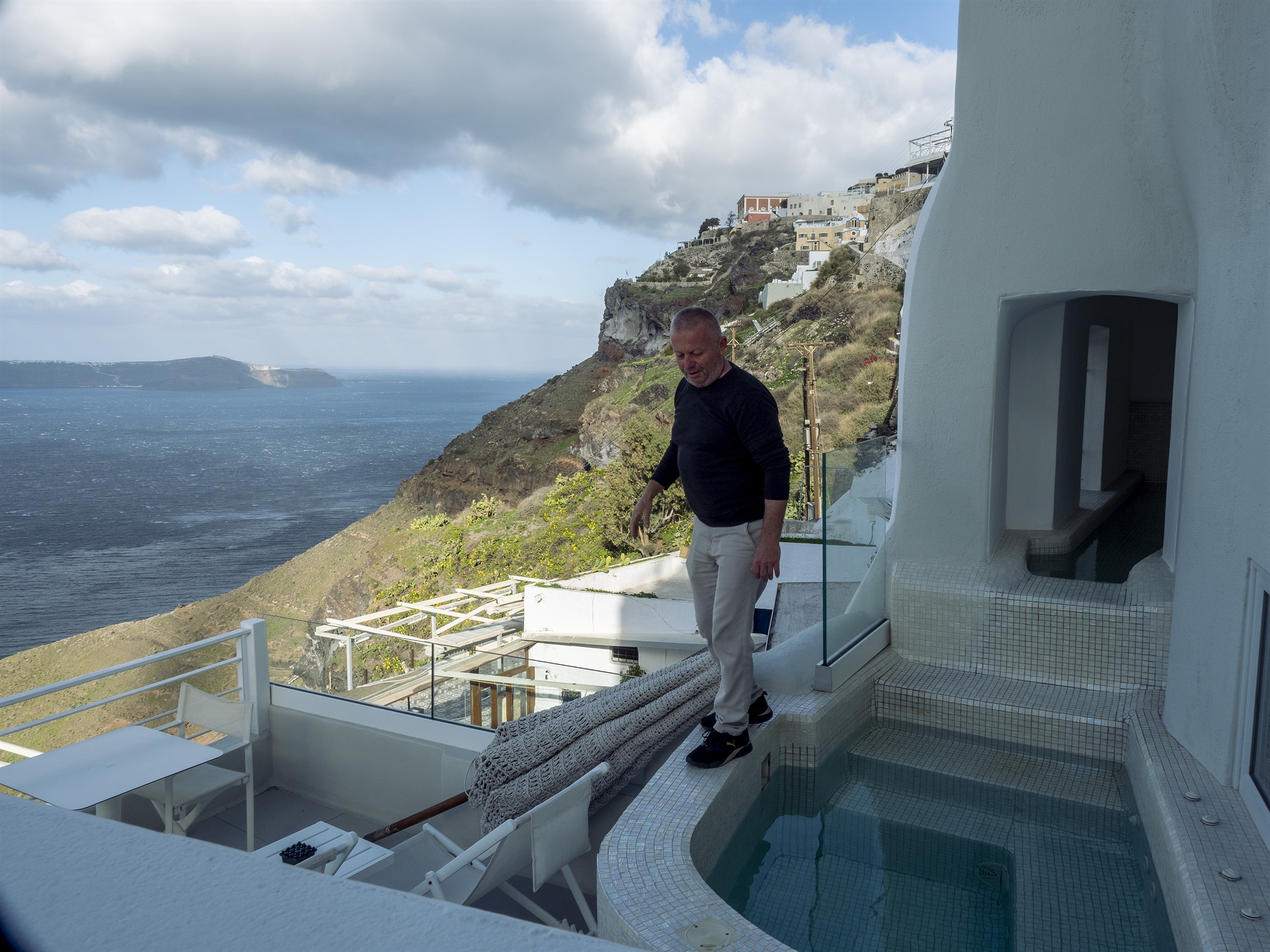 Ο έρημος παράδεισος που τρέμει και ξαγρυπνά-2