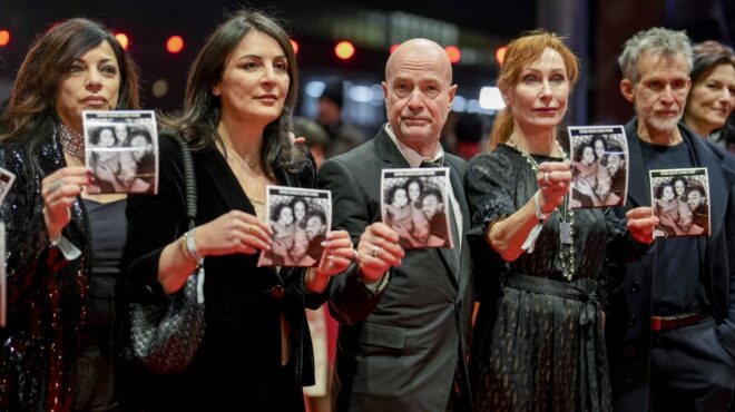 η-σκιά-του-τραμπ-πλανάται-πάνω-από-την-μ-563469535