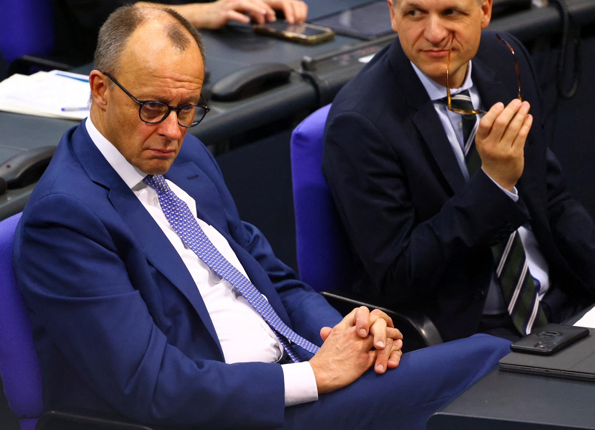 Χορεύοντας με την AfD στον σκοπό του Τραμπ-1