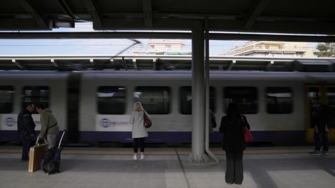 συρμοί-μεταξύ-πτωμάτων-563482222