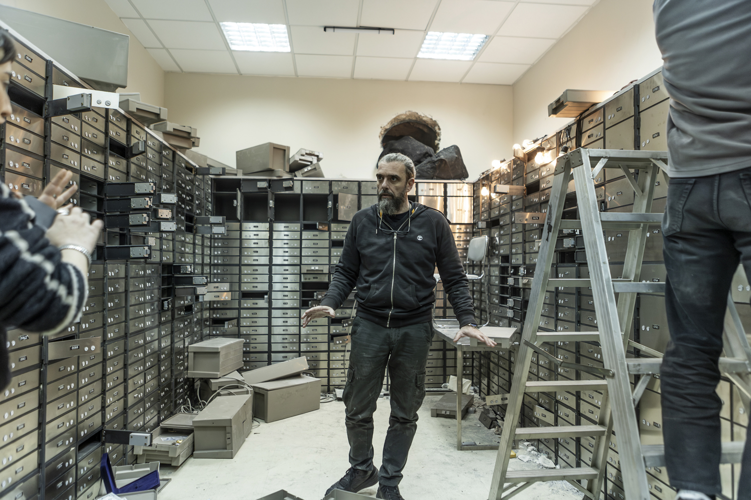 ενα-ριφιφί-σε-έξι-επεισόδια-563487487