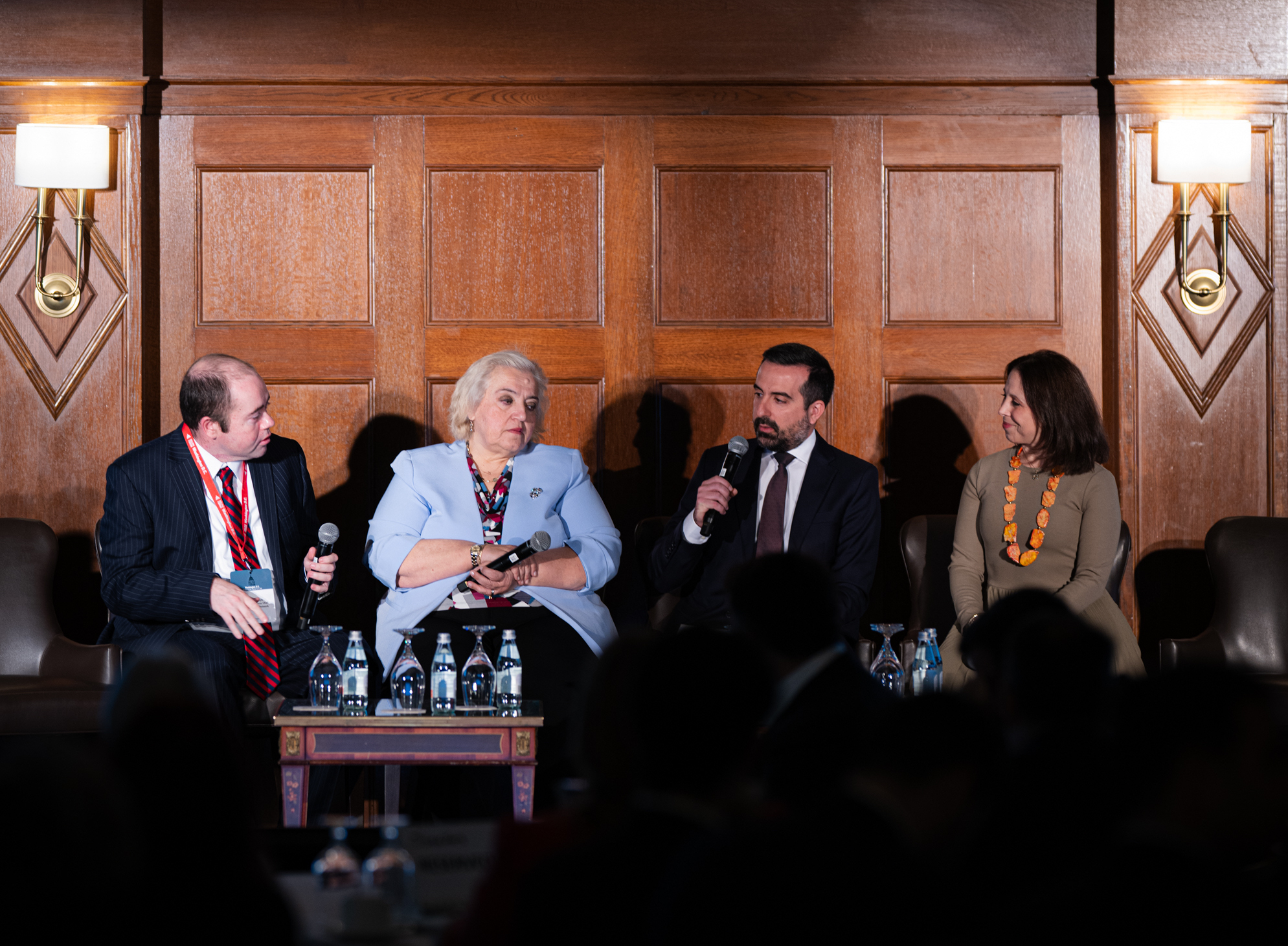 Φόρουμ Δελφών – «Κ»: Βράβευση ομογενών βουλευτών – «Να δώσουμε έμφαση σε ό,τι μας ενώνει»-1