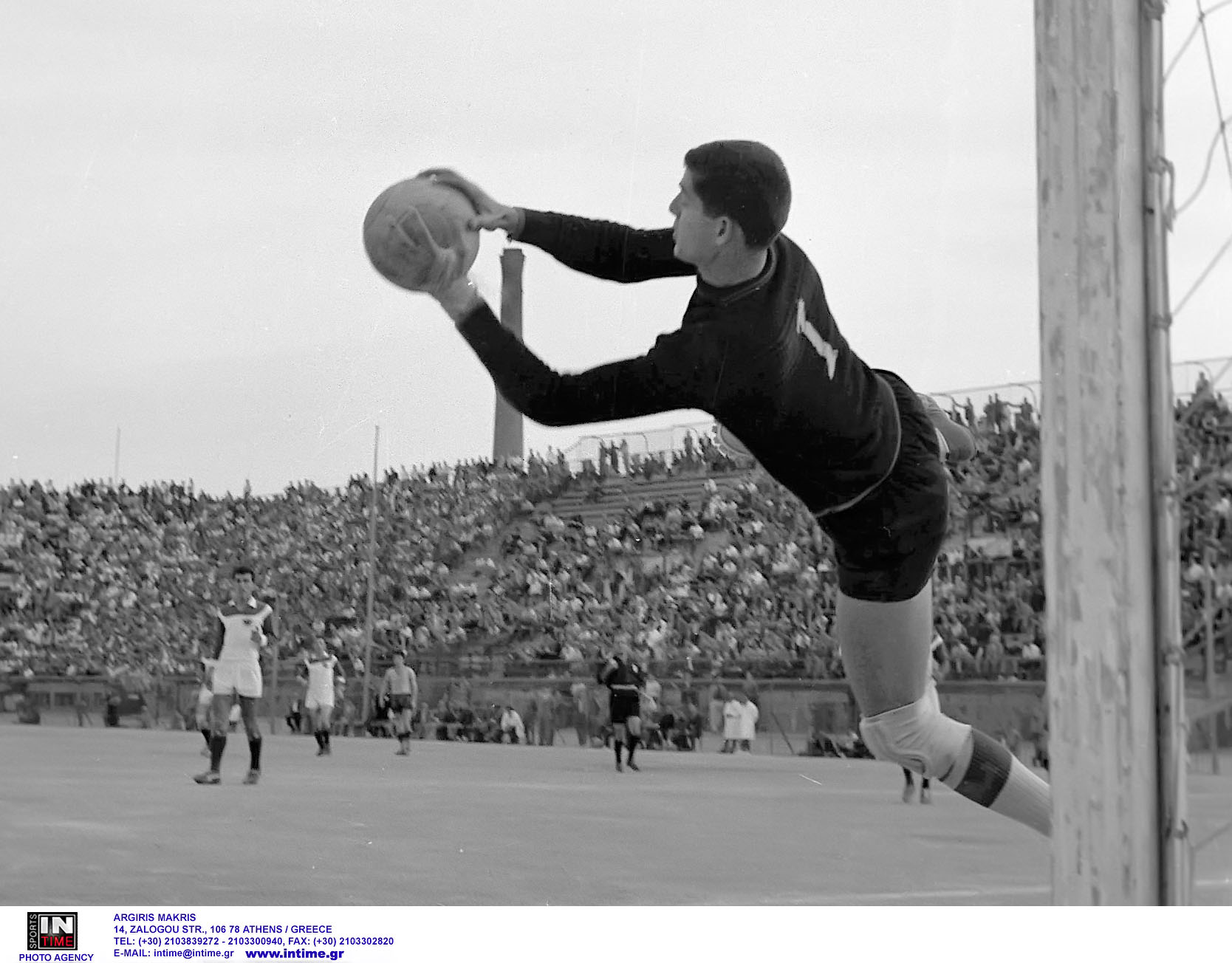 Τάκης Οικονομόπουλος: Το «πουλί» πέταξε και έπιασε ουρανό-1