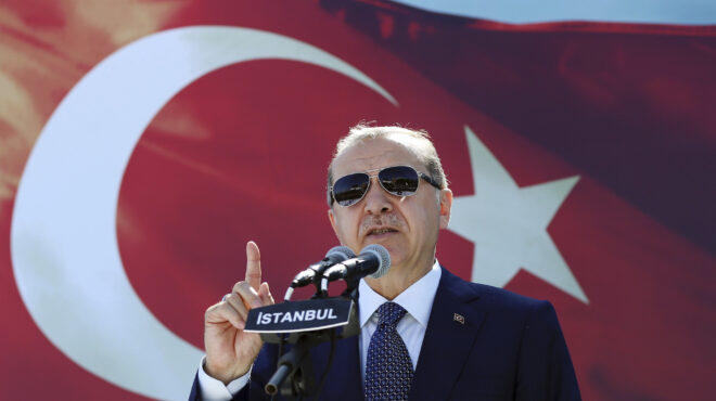 η-τουρκική-κυβέρνηση-απαιτεί-να-καταθ-563492713