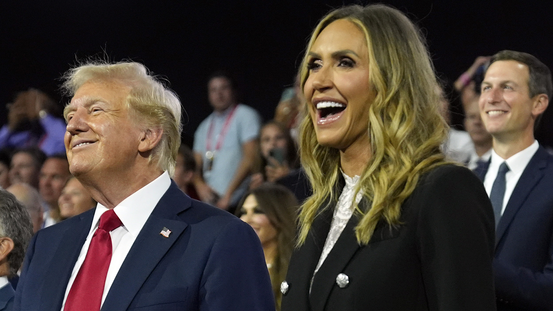 Το νέο μεγάφωνο των Τραμπ-1