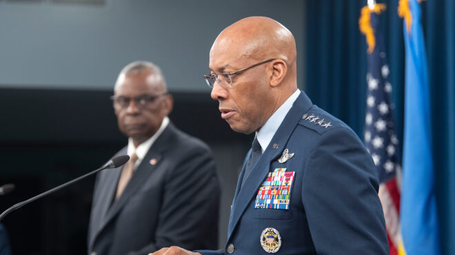 hπα-ο-τραμπ-καρατόμησε-τον-στρατηγό-μπρ-563482948