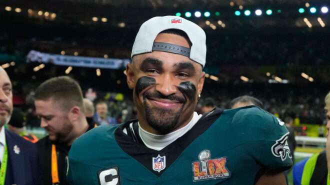 τζέιλεν-χερτς-ο-πρωταθλητής-του-nfl-και-η-563462287