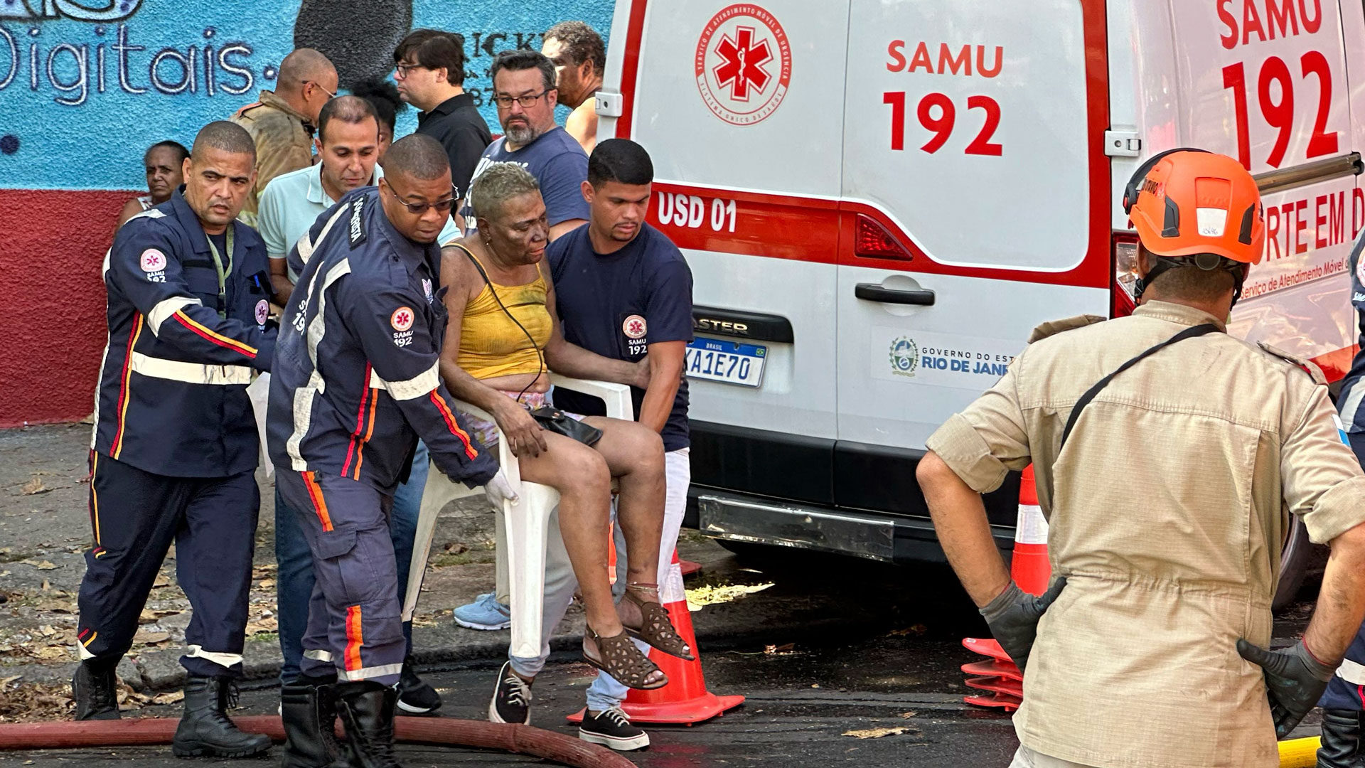 Βραζιλία: Τραυματίες από πυρκαγιά σε εργοστάσιο καρναβαλικών στολών-1