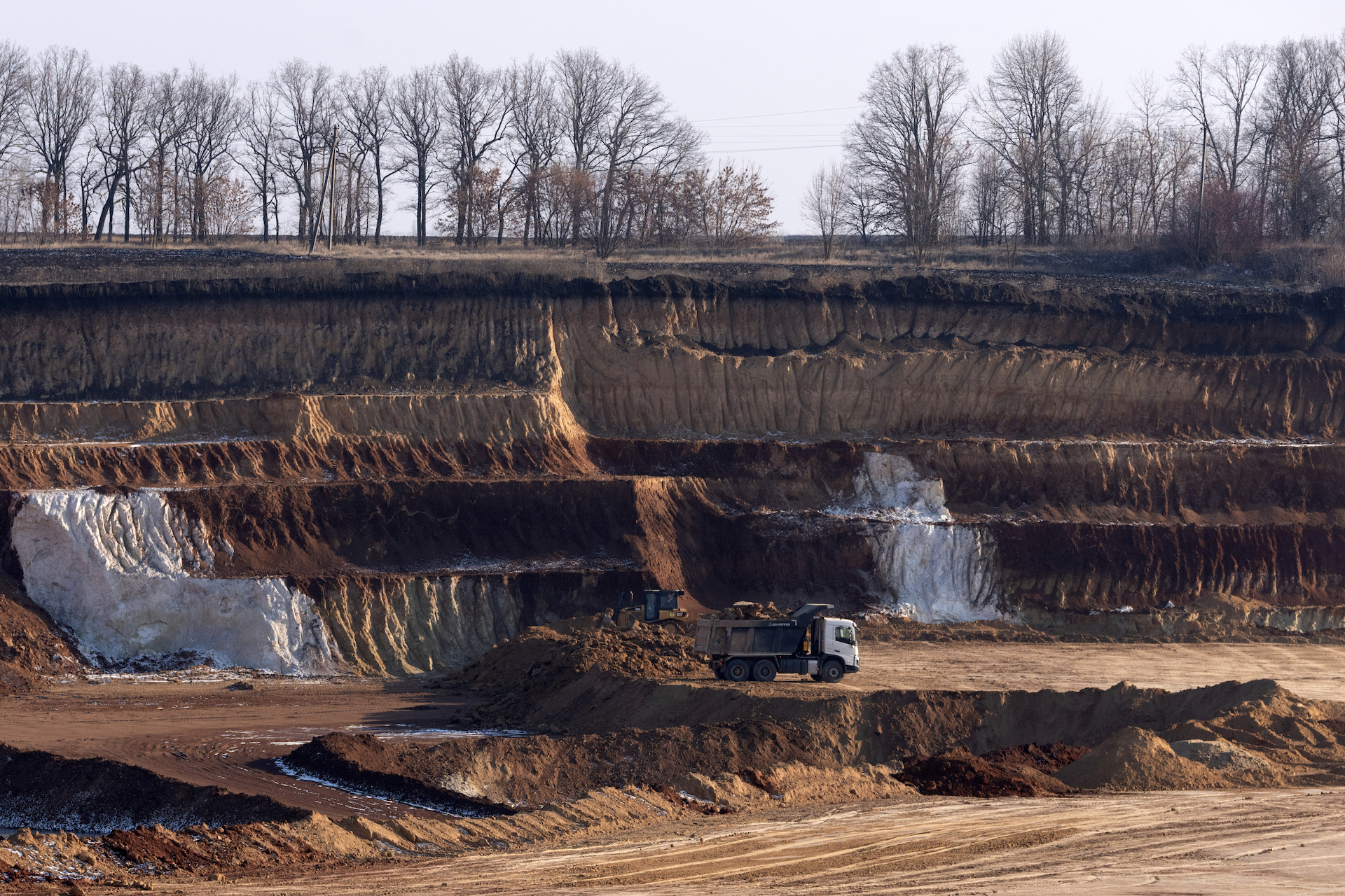 Ουκρανία: Πού βρίσκονται οι σπάνιες γαίες που θέλει ο Τραμπ-1