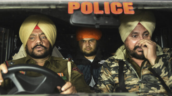 πίσω-στην-πατρίδα-563474938