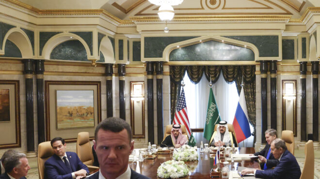 σαουδική-αραβία-αμερικανοί-και-ρώσοι-563484634