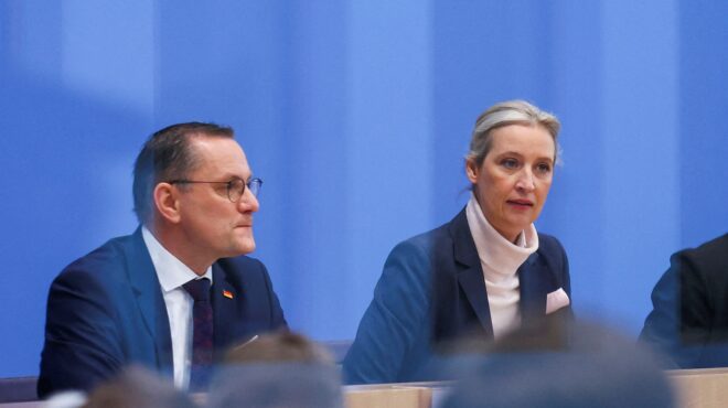 afd-είμαστε-το-κόμμα-του-μέλλοντος-και-τ-563484178