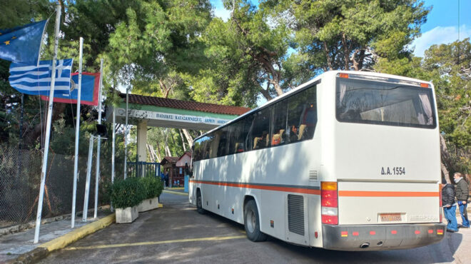 οικογένειες-από-τη-σαντορίνη-στις-κατ-563460829