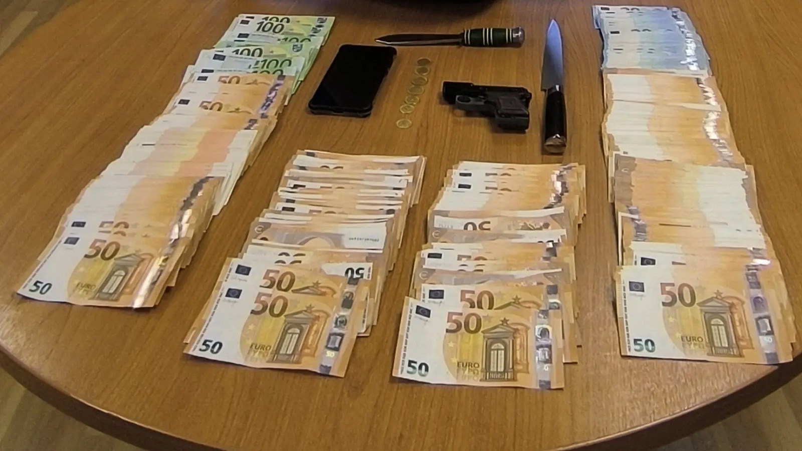 Σύλληψη άνδρα που έθεσε στο διαδίκτυο αρχαίο αμφορέα προς πώληση-1