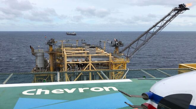 στα-χέρια-της-chevron-ανάλυση-με-20-γεωτρήσεις-563486056