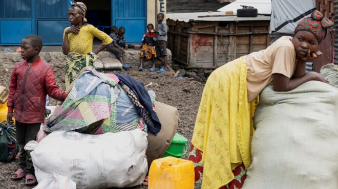 λ-δ-κονγκό-σπαρμένοι-με-εκατοντάδες-πτ-563451718