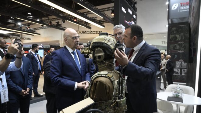 ο-ν-δένδιας-στα-εμιράτα-επισκέφθηκε-τη-563474959