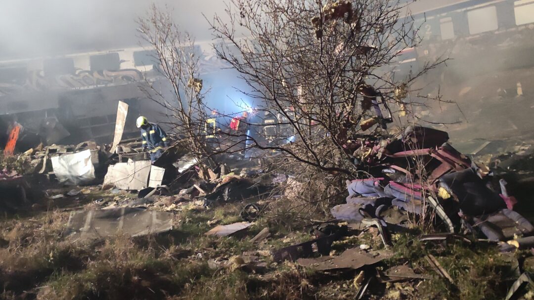 τέμπη-αστυνομία-είναι-κανείς-εδώ-563490940