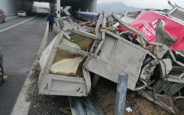 Τέμπη: «Αστυνομία, είναι κανείς εδώ;»-12