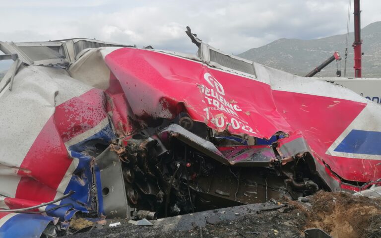 Τέμπη: «Αστυνομία, είναι κανείς εδώ;»-14