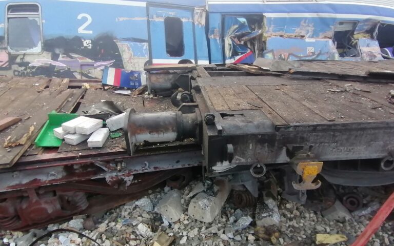 Τέμπη: «Αστυνομία, είναι κανείς εδώ;»-16