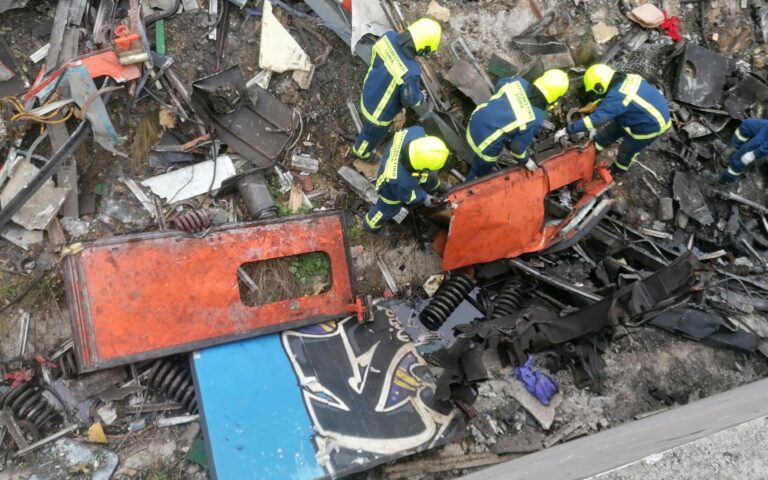 Τέμπη: «Αστυνομία, είναι κανείς εδώ;»-17