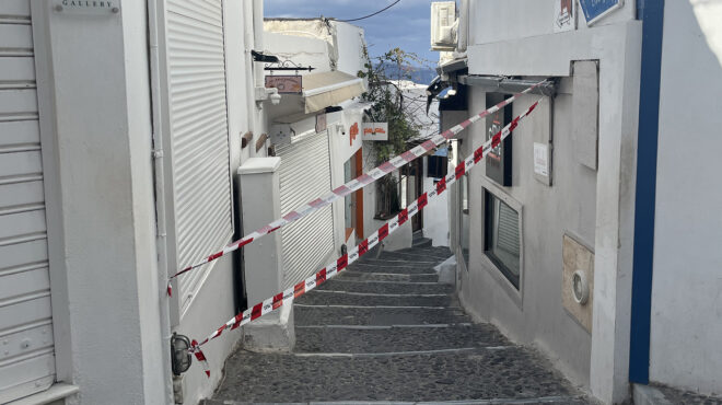 σαντορίνη-ο-δήμος-έκλεισε-σοκάκια-με-κ-563454079