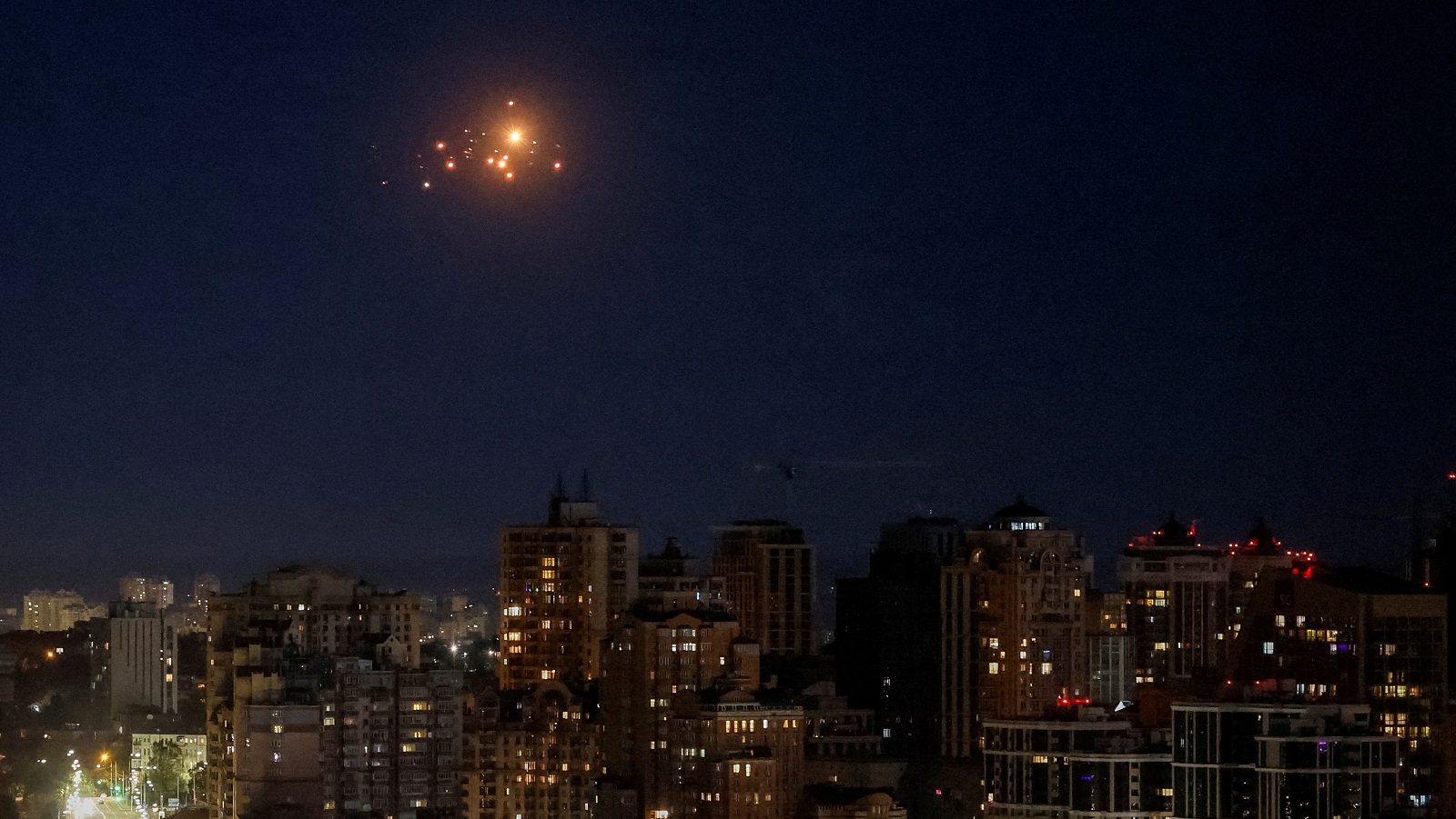 Κίεβο: Πολλαπλές ρωσικές επιθέσεις από αέρος με τουλάχιστον έναν νεκρό-2