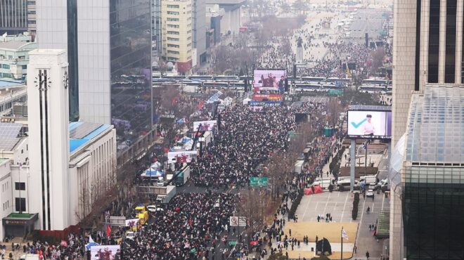 ν-κορέα-διαδηλώσεις-και-αντιδιαδηλώσ-563492305