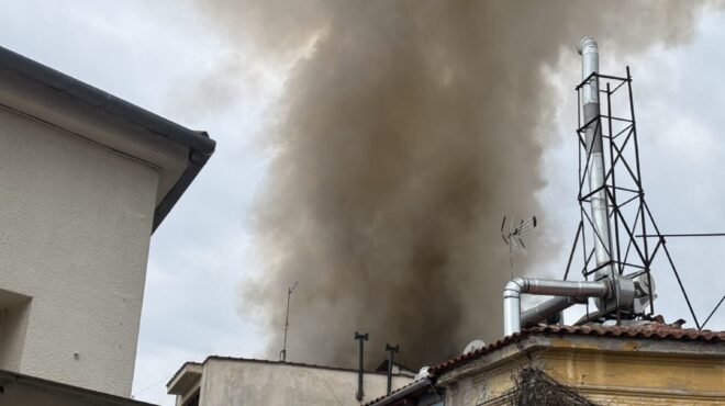 λάρισα-πυρκαγιά-σε-χώρο-εστίασης-φό-563483752