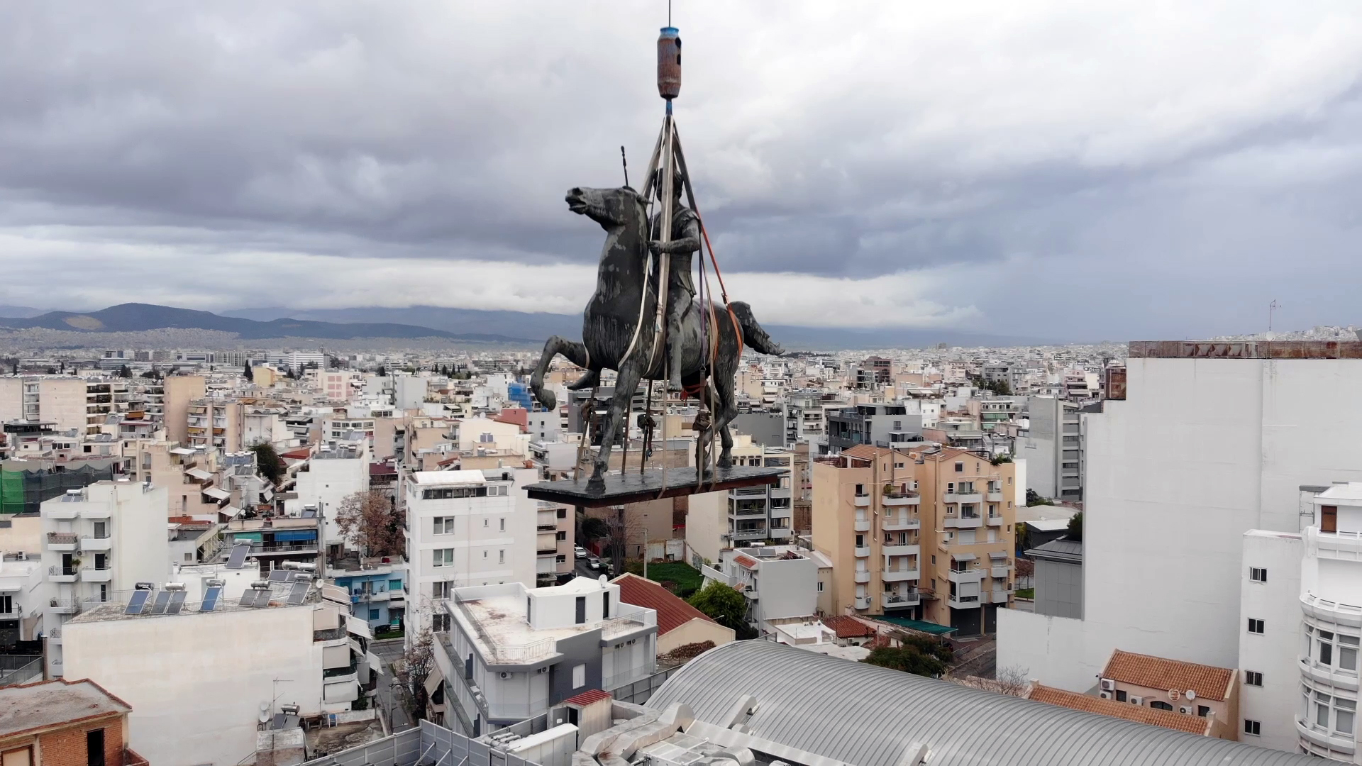 Διαβάστε στην «Καθημερινή της Κυριακής»-7
