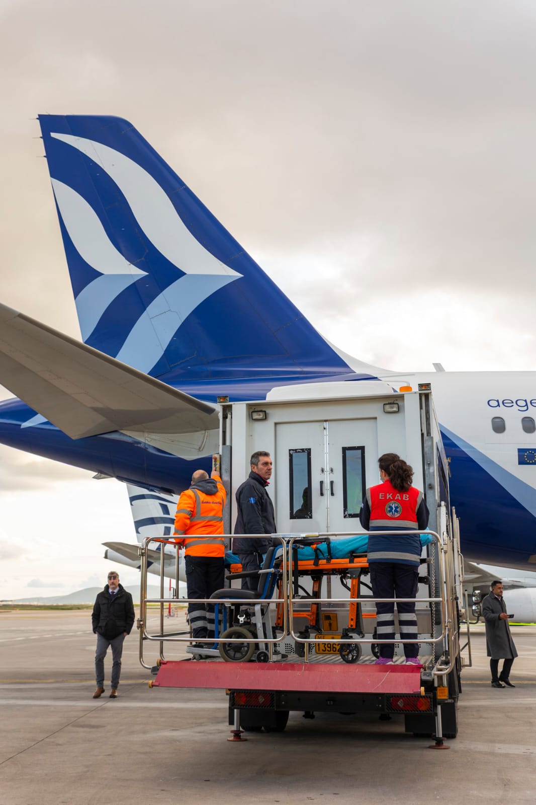 ΥΠΕΞ: Ολοκληρώθηκε η επιχείρηση ιατρικής εκκένωσης 10 παιδιών από τη Γάζα-2