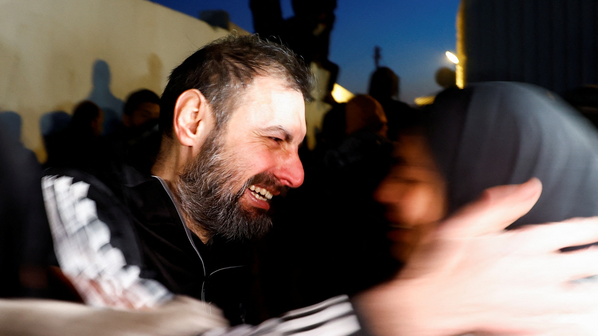 Γάζα: Ολοκληρώθηκε η ανταλλαγή Παλαιστίνιων κρατουμένων με τις σορούς τεσσάρων ομήρων-2