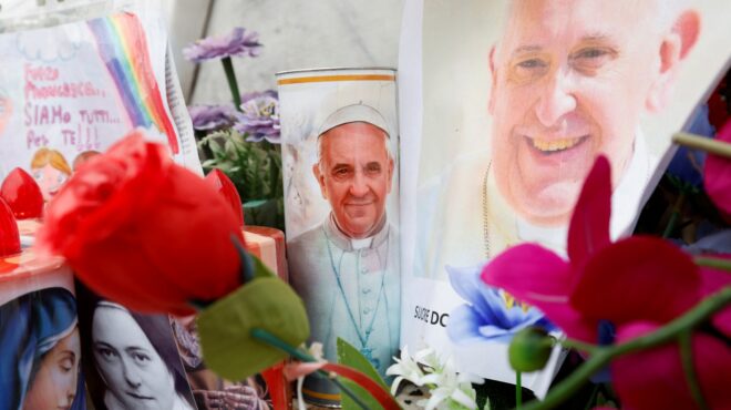 βατικανό-η-νύχτα-κύλησε-ήρεμα-ο-πάπας-563484193